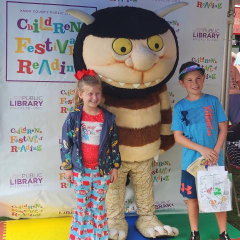 Festival goers meeting the Wild Thing!